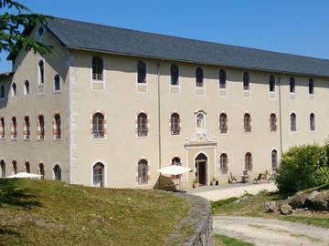 Camping pour 4 Personnes dans Saint-Lizier, Parc naturel régional des Pyrénées ariégeoises, Photo 1