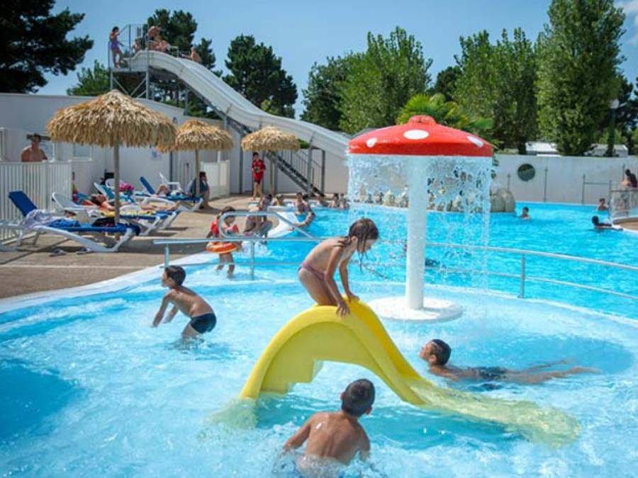 Camping pour 6 Personnes dans Saint-Hilaire-de-Riez, Vendée