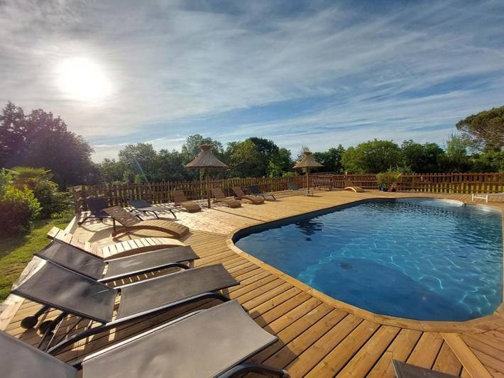 Gîte pour 4 personnes, avec vue ainsi que piscine et jardin à Réaumur (Vendée)
