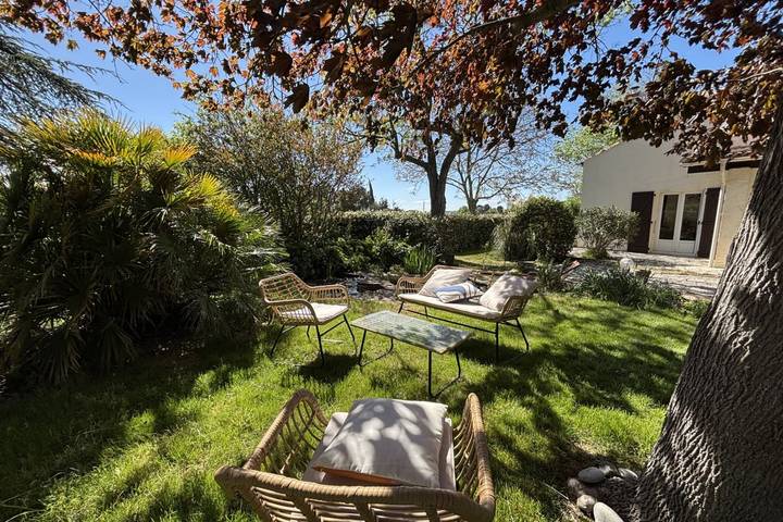 Location de vacances pour 6 personnes, avec piscine et jardin, adapté aux familles à Lambesc - 2