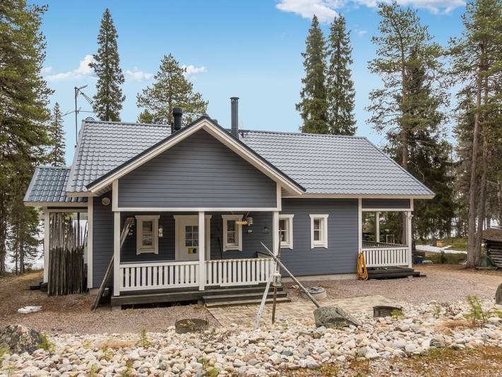 Ferienhaus für 7 Personen, mit Balkon und Sauna sowie Seeblick in Salla