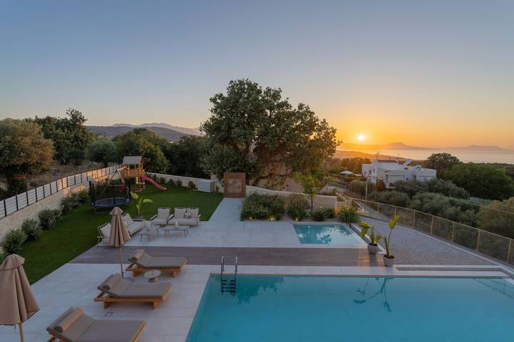 Ferienhaus für 9 Personen, mit Balkon und Garten