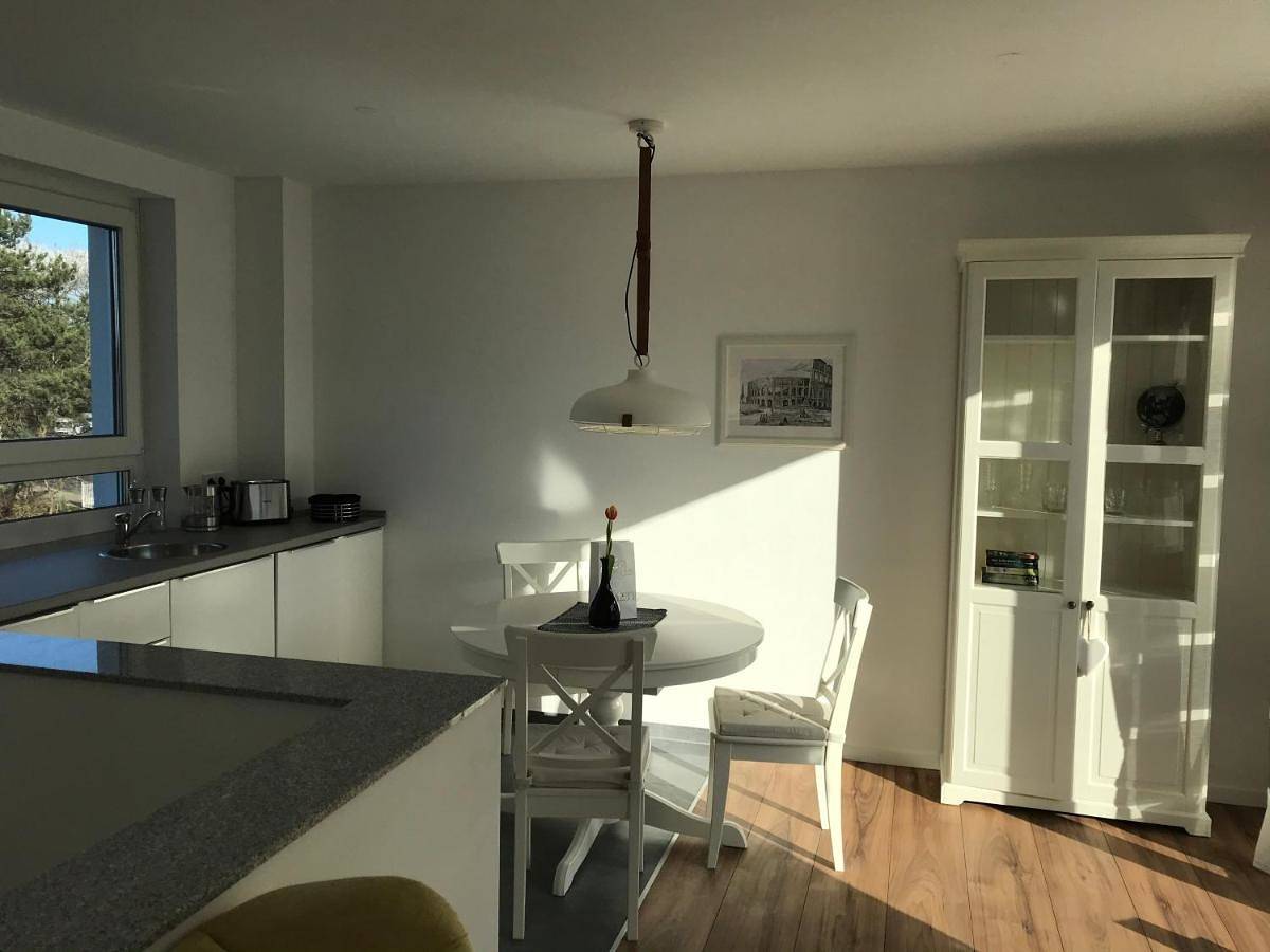 Ganze Wohnung, Attika Ferienwohnung in Freiburg -Gundelfingen mit großer Dachterrasse in Gundelfingen, Südschwarzwald