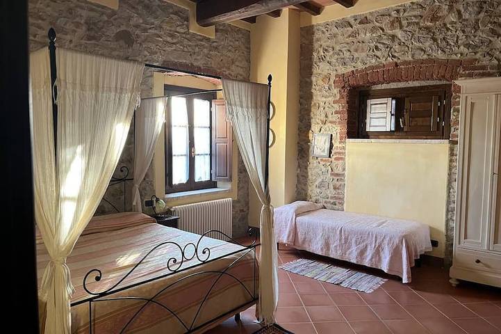 Agriturismo per 3 persone, con giardino e piscina in Massa Marittima