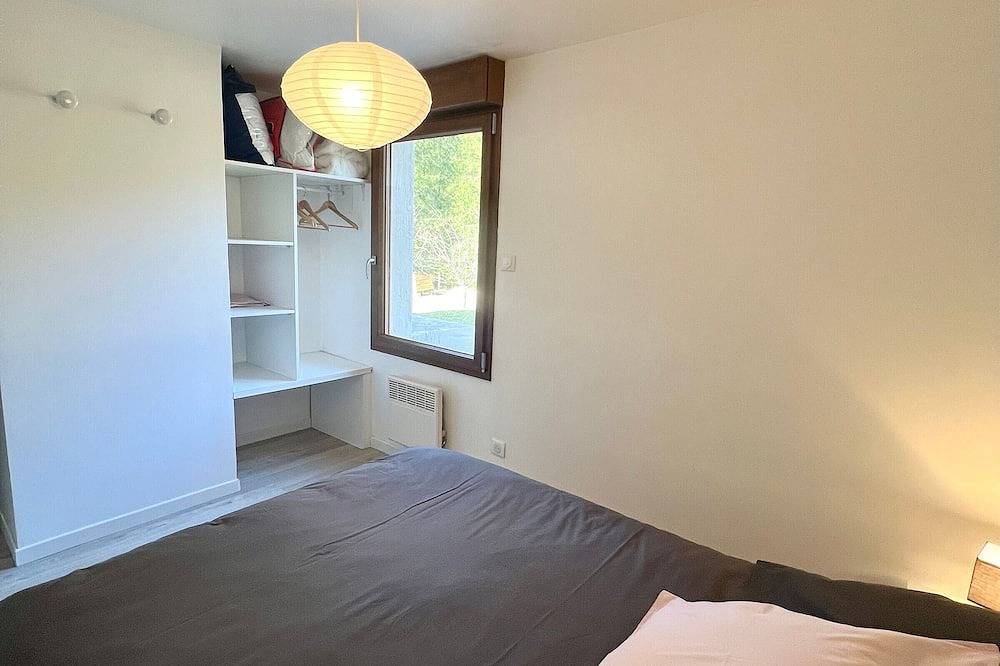 Geheel appartement, Quiet & Elegant Getaway: Modern Farmhouse with Terrace, Trails & No Overlook in Le Tholy, Épinal en omgeving