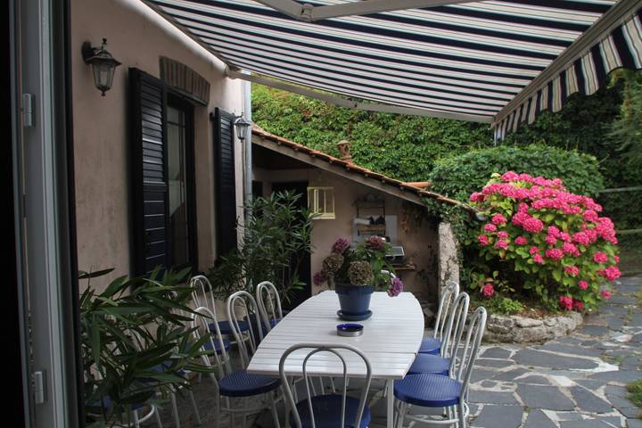 Gîte pour 6 personnes, avec jardin à Favières - 4