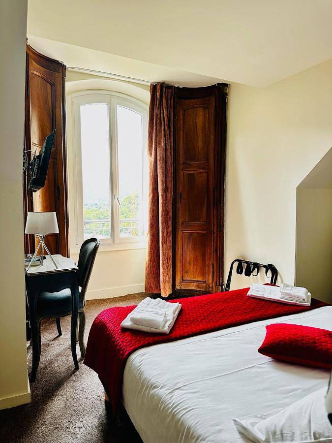 Hôtel pour 2 personnes, avec Terrasse ainsi que Jardin et Piscine à Vizille