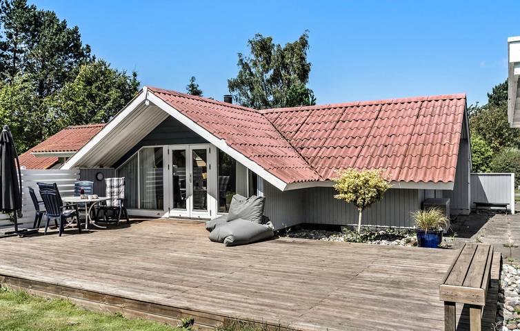 Ferienhaus für 7 Personen, mit Terrasse und Garten