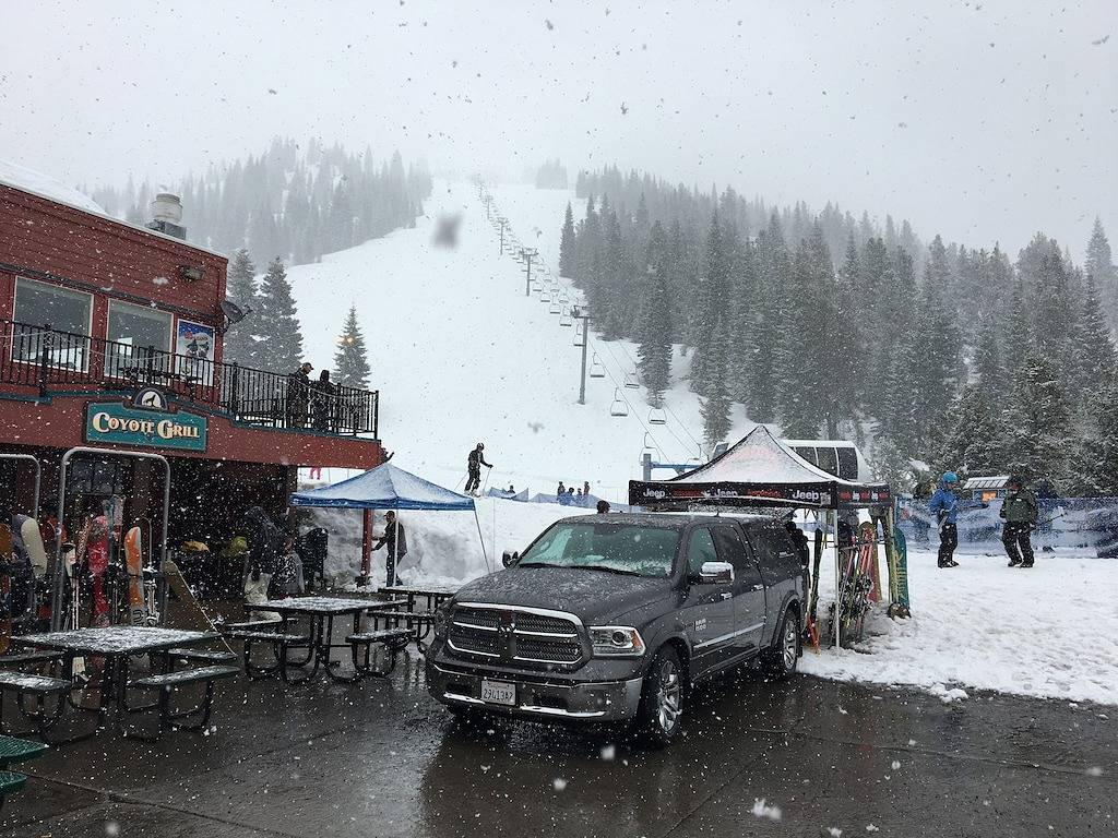 Haus am See mit 1000 m² Terrasse mit freiem Blick auf das Wasser. in Shasta Lake
