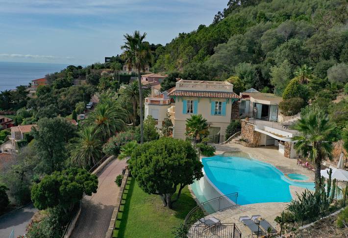 Villa pour 11 personnes, avec jacuzzi et jardin à Théoule-sur-Mer