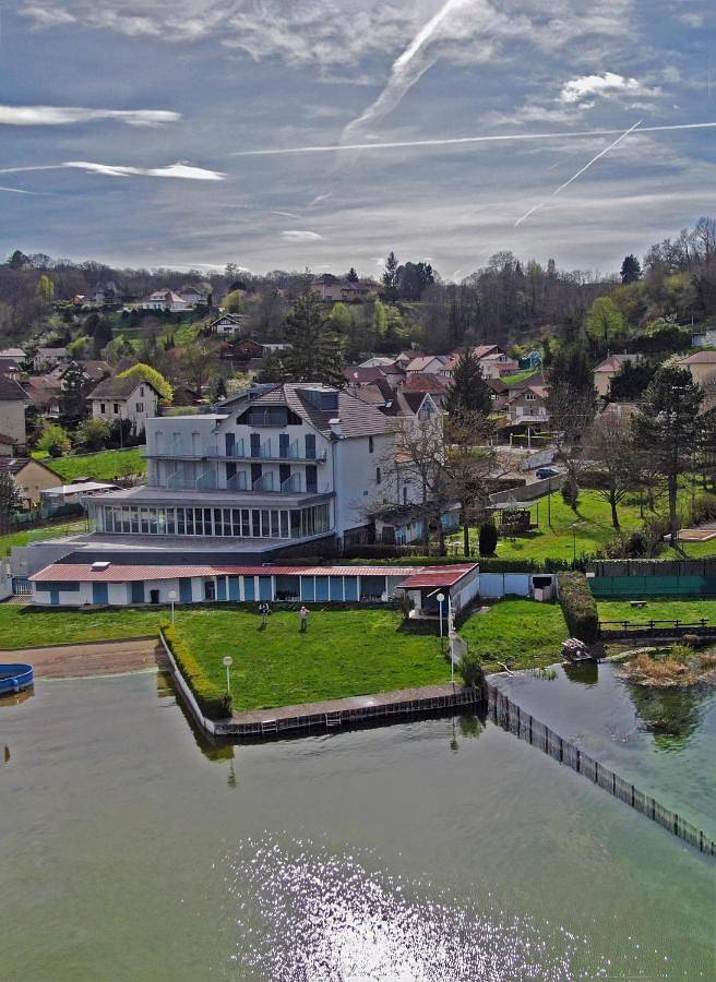 Hôtel pour 6 personnes, avec jardin, animaux acceptés dans Lac de Paladru - 3