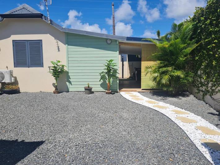 Gîte pour 4 personnes, avec jardin et jacuzzi en Guadeloupe