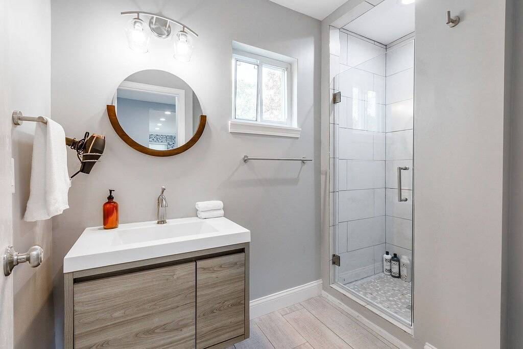 Stunning Three Bedroom Lake Escape in White Lake Township, Oakland County