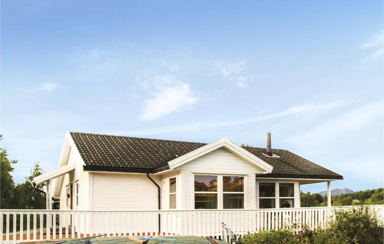 Ferienhaus für 8 Personen, mit Sauna und Garten sowie Whirlpool und Terrasse in Sveio