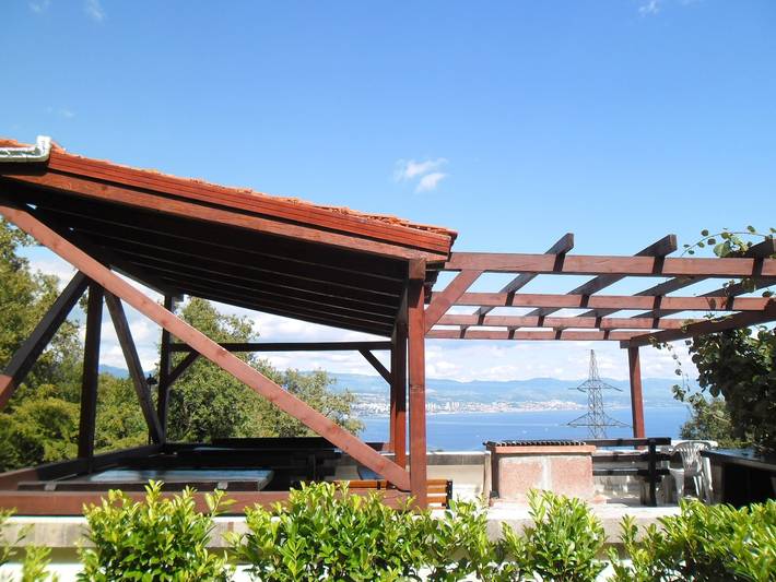 Ganze Wohnung, Komfortable Wohnung mit Terrasse und Meer view.Outdoor Küche für den Einsatz! in Icici, Primorje-Gorski Kotar