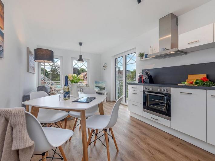 Ganze Wohnung, Suite 7 Wellenspiel mit Balkon, WLAN & 800 m zum Strand in Prerow, Fischland - Darß - Zingst