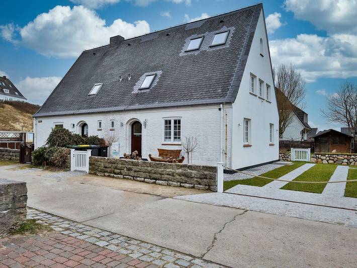 Stjerna Hüs - Ferienhaus für 6 Personen und Hund in hafennaher Lage von Hörnum mit Garten. in Hörnum, Sylt