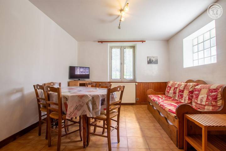 Gîte pour 6 personnes, avec jardin dans Arêches - 2