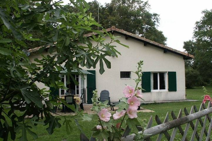 Gîte pour 8 personnes, avec jardin et terrasse