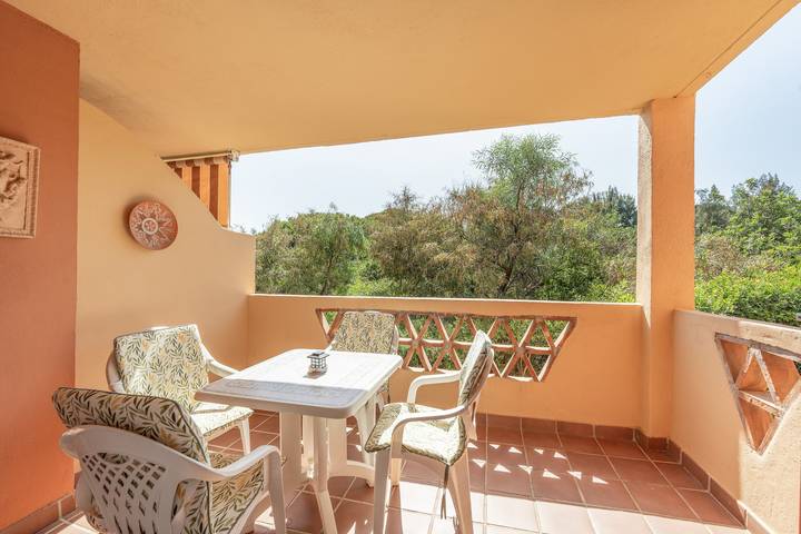 Hel lejlighed, Marbella East - Superb Ground Floor Apartment in tropical gardens - free Wifi in Hacienda Las Chapas, Marbella