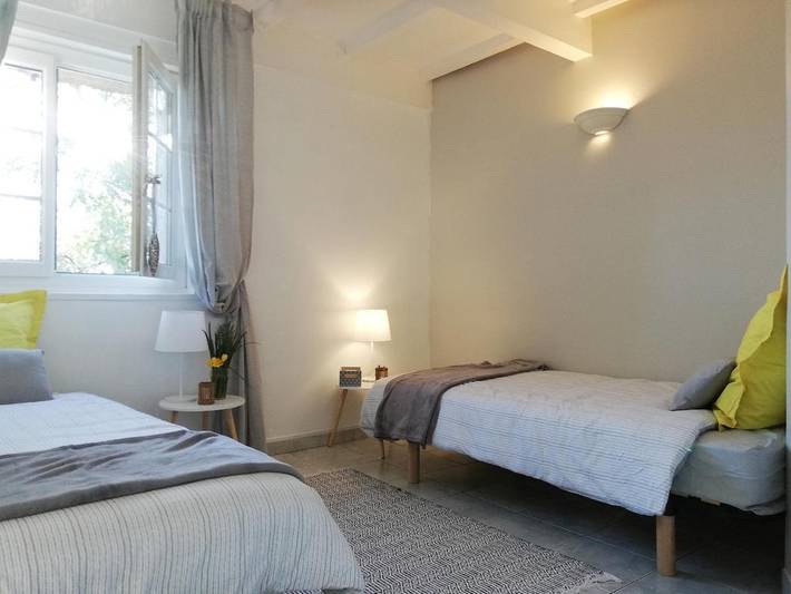 Gîte pour 4 personnes, avec piscine et jardin à Charmes-sur-Rhône - 2