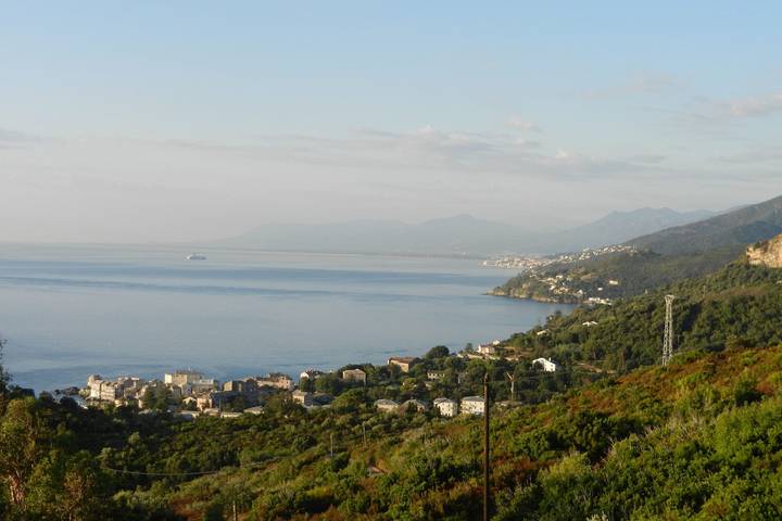 Location de vacances pour 6 personnes, avec terrasse, adapté aux familles à Brando - 4