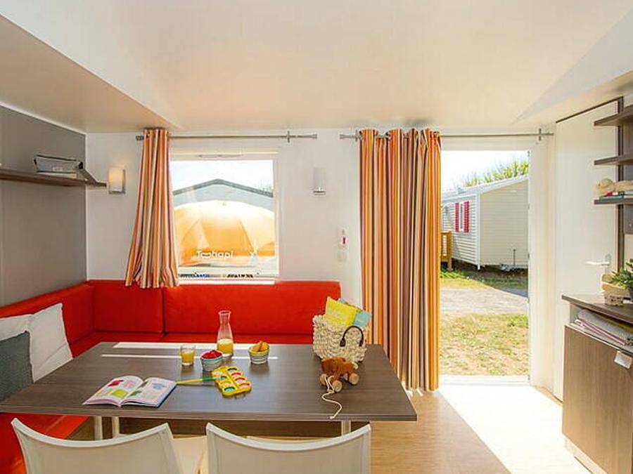 Camping El Pinar - Bungalow 6 personnes - Mobil-home | Comfort | 3 Ch. | 6 Pers. | Terrasse Simple | 1 Sdb | Clim. in Els Pins Blanes, Blanes