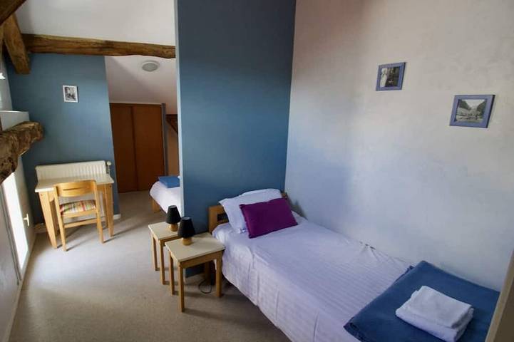 Gîte pour 7 personnes, avec jardin ainsi que terrasse et piscine à Availles-Limouzine - 2