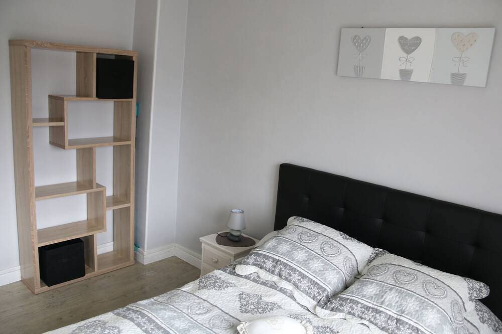Appartement entier, Appartement avec balcon face à la mer pour 4 personnes. Classé ⭐️⭐️⭐️ Wifi in Le Portel, Région de Boulogne-sur-Mer
