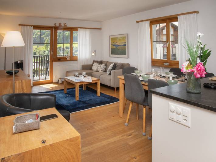 Ferienwohnung für 6 Personen, mit Ausblick und Garten sowie Sauna und Balkon in Graubünden