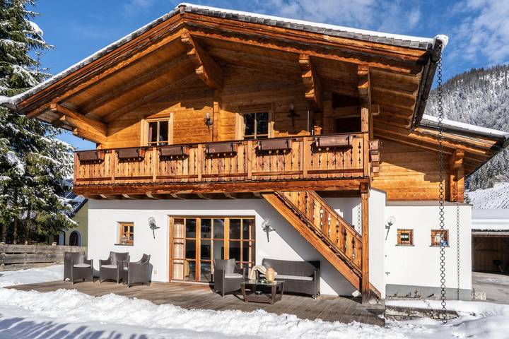Ferienhaus für 10 Personen, mit Balkon und Terrasse sowie Sauna in Abtenau