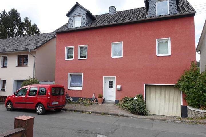 Ferienwohnung für 2 Personen, mit Terrasse und Garten sowie Ausblick in Scheuerfeld