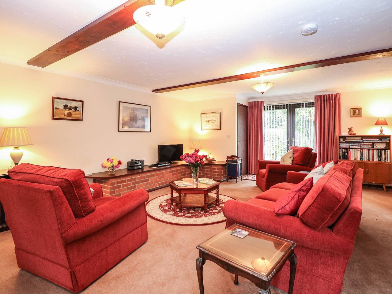 Walnut Tree Cottage in Catfield, The Broads