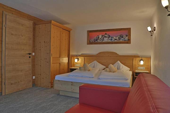BnB für 2 Personen, mit Ausblick und Terrasse sowie Garten und Sauna in Flachau - 4