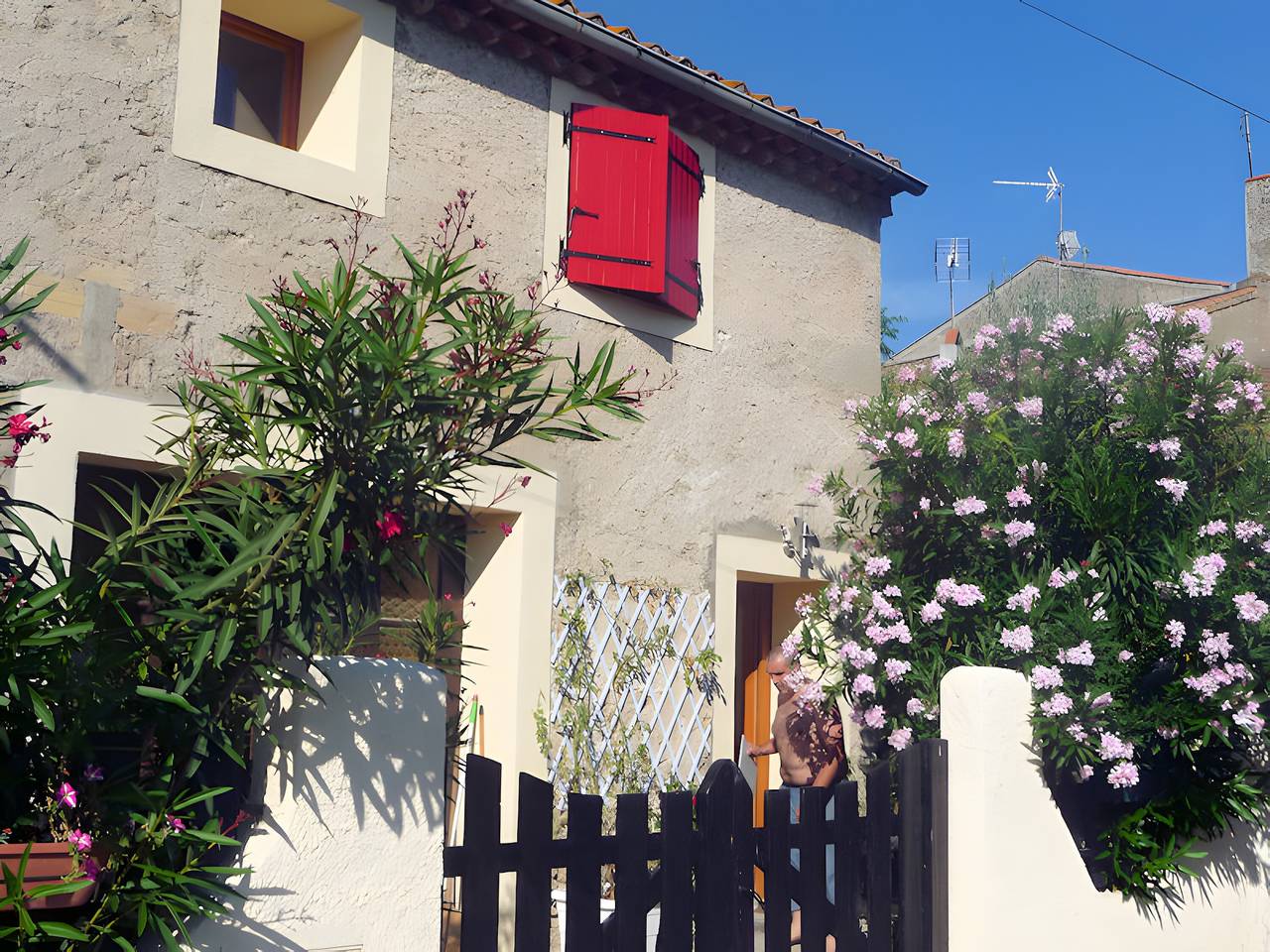 Habitación «Galet» con terraza compartida, Wi-Fi y aire acondicionado in Colombiers, Côte d'Améthyste