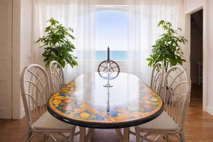 Ferienwohnung für 10 Personen, mit Balkon und Whirlpool sowie Terrasse und Ausblick in San Vincenzo - 4