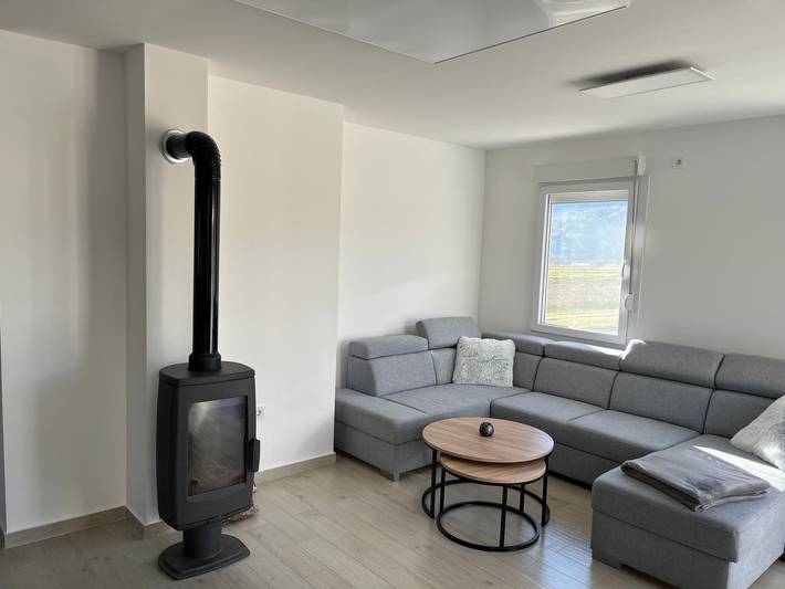 Ferienhaus für 5 Personen, mit Ausblick und Terrasse sowie Garten in Montenegro