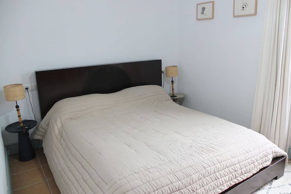 Typical cortijo near Cordoba in the heart of the Andalusian countryside in La Carlota, Provincia de Córdoba