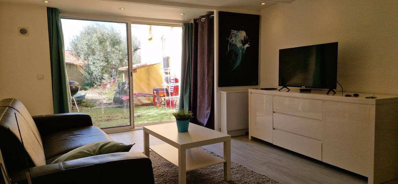 Appartement entier, Oasis avec Jardin privé Proche commerce Récent in Les Pennes-Mirabeau, Côte méditerranéenne (France)