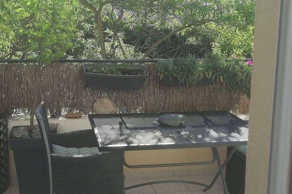 Entire apartment, Short-term rental. Two-room apartment in Les Milles, Aix-en-Provence