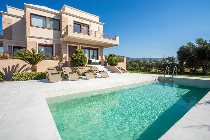 Ferienhaus für 7 Personen, mit Balkon und Terrasse sowie Garten und Pool