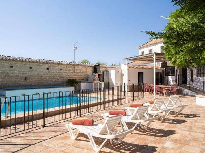 Casa rural para 16 personas, con Balcón y Terraza además de Piscina y Vistas en Cañete de las Torres