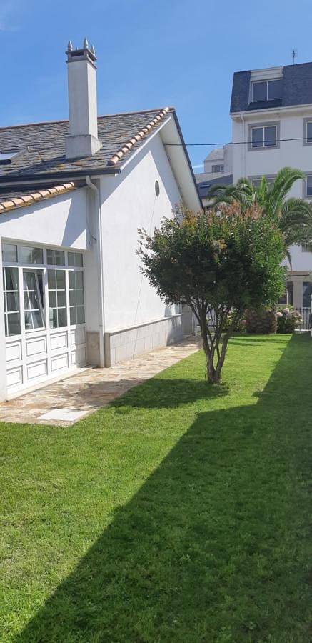 Six-Bedroom House in Praia de Tupide (Foz), Foz