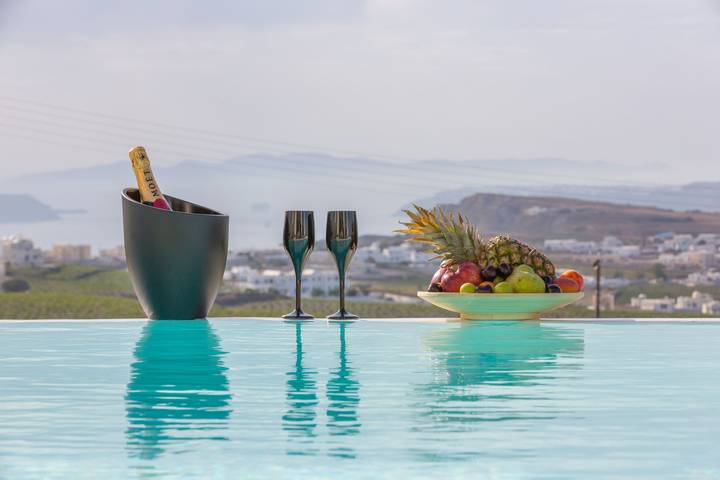 Villa per 8 persone, con vista oceano e terrazza, adatto a famiglie con bambini in Santorini