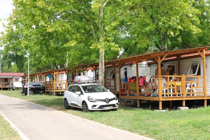Camping für 6 Personen, mit Terrasse und Pool sowie Kinderpool in Balatonfüred - 3