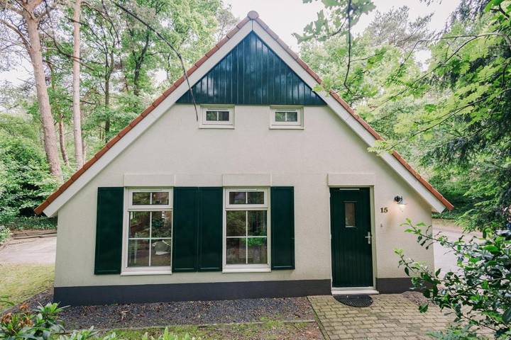 Ferienhaus für 6 Personen, mit Terrasse und Pool sowie Ausblick
