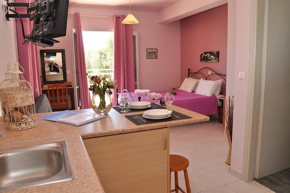 Entire apartment, Polymnia I - Ground Floor Studio No.5 in Lassi, Argostoli