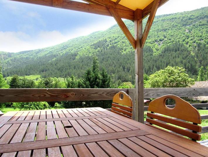 Chambre d’hôte pour 5 personnes, avec terrasse ainsi que piscine et jardin dans la Drôme - 4