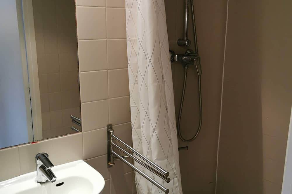 Apartamento entero, Enjoyable 20m² Montreuil 5 minutes Paris in Montreuil, Sena-Saint Denis