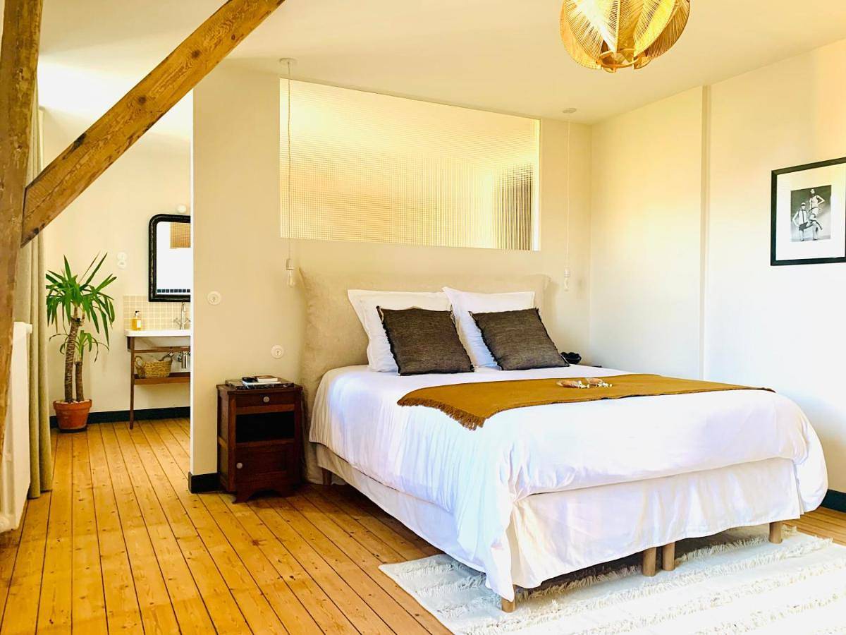 Double Room with Private Bathroom in Villers-sur-Mer, Région de Lisieux